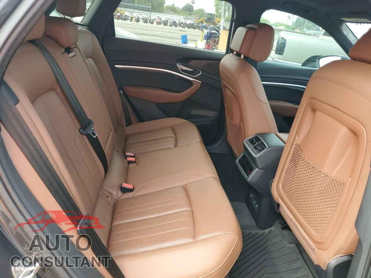 AUDI E-TRON 2019 - WA1LABGE3KB014614