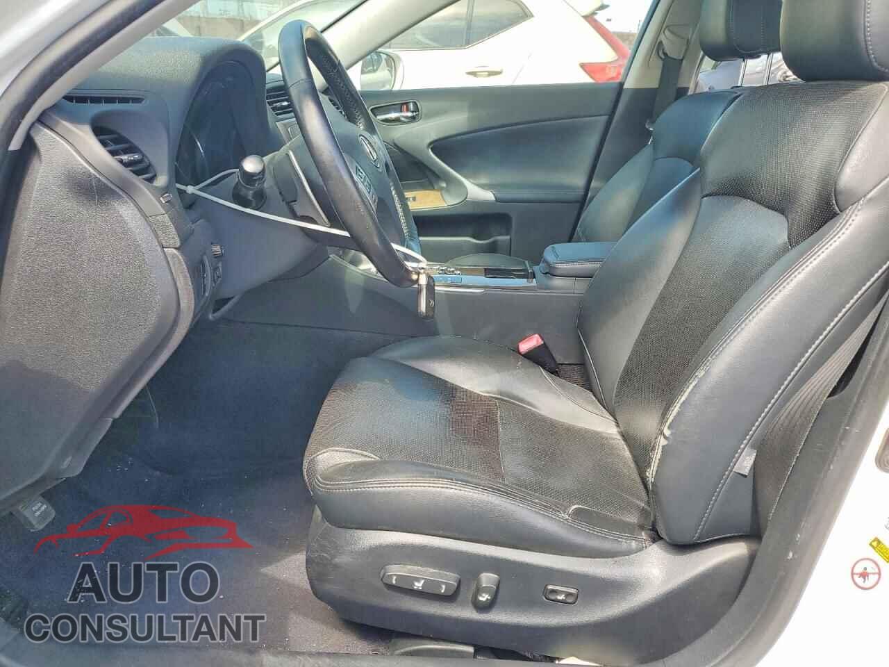 LEXUS IS 2012 - JTHBF5C27C5168211