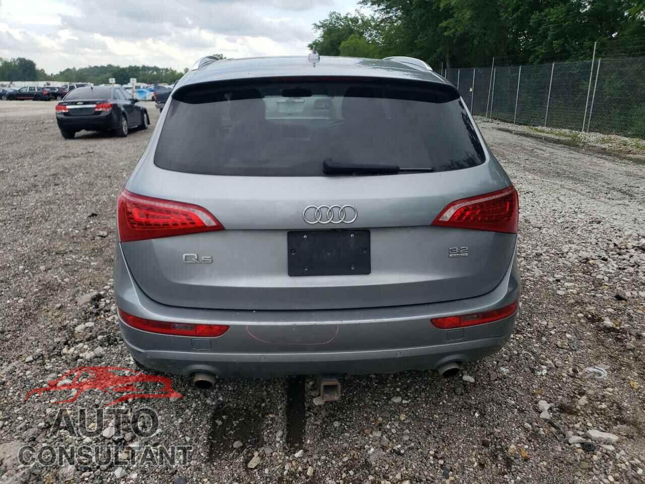 AUDI Q5 2010 - WA1LKAFPXAA047477
