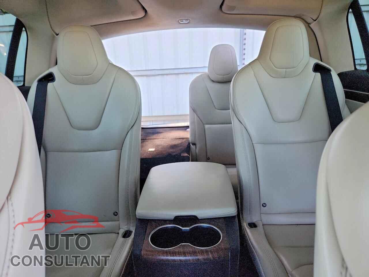 TESLA MODEL X 2017 - 5YJXCBE2XHF077371