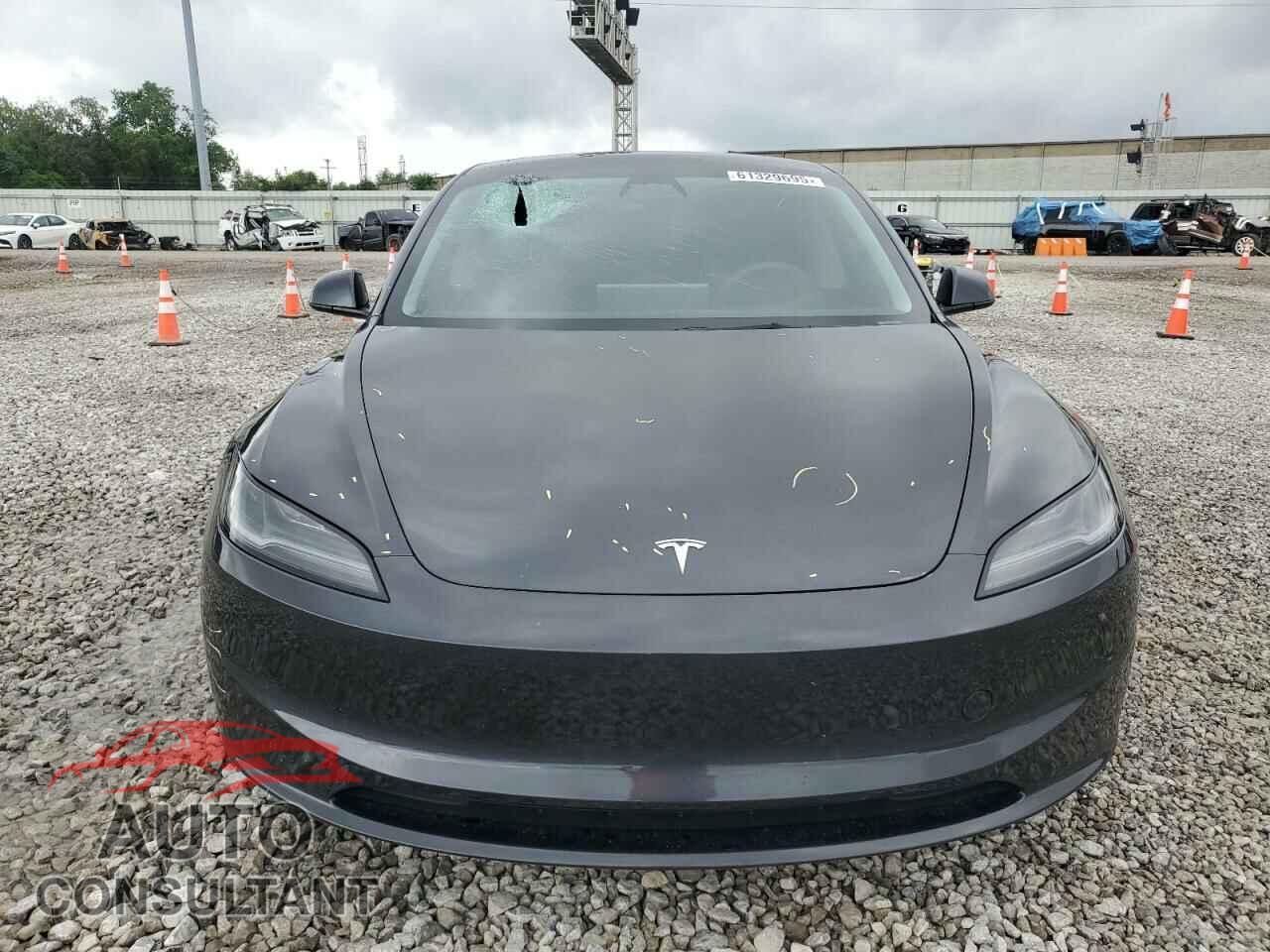 TESLA MODEL 3 2024 - 5YJ3E1EA5RF717028