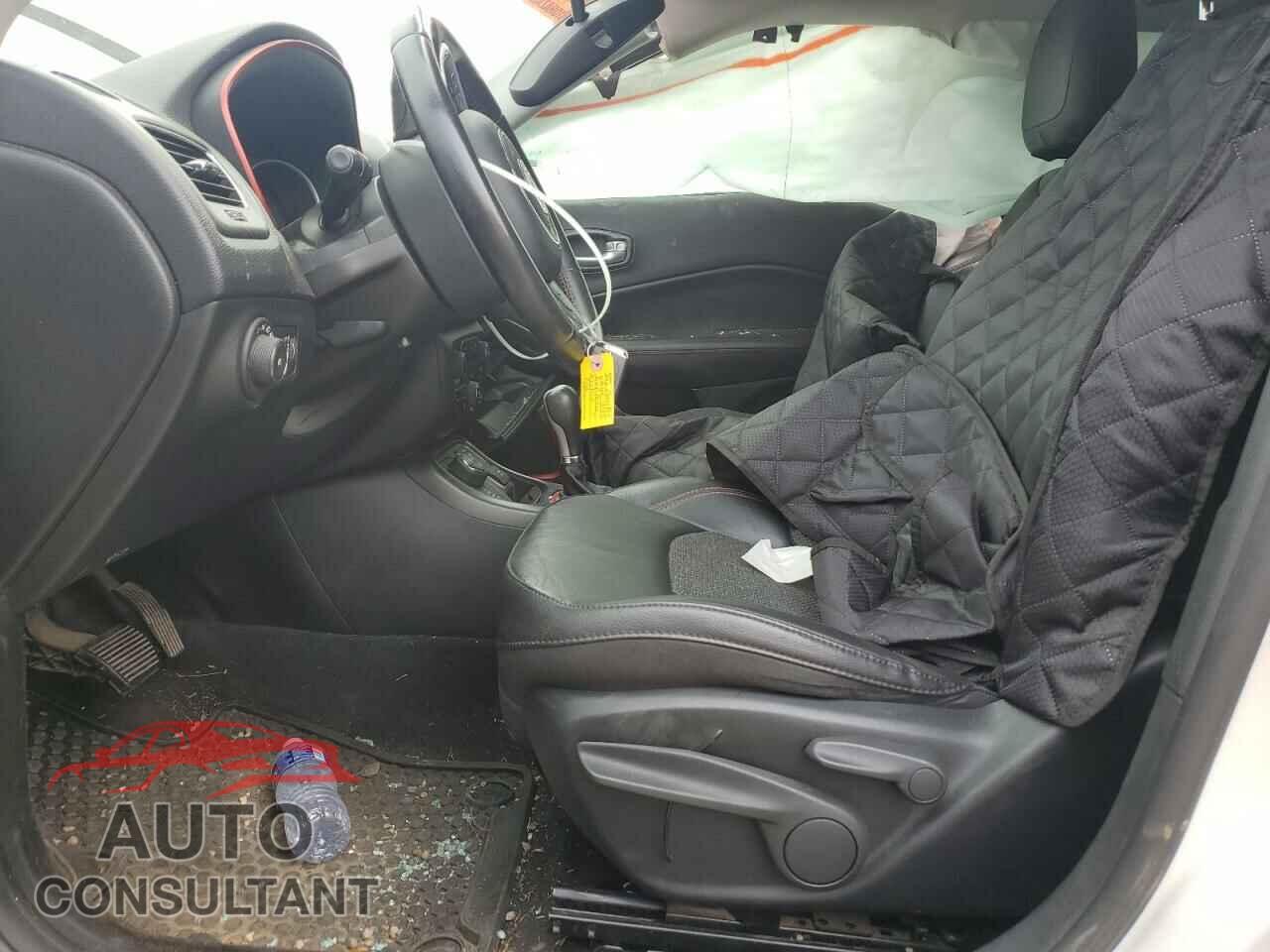 JEEP COMPASS 2019 - 3C4NJDDB5KT671613