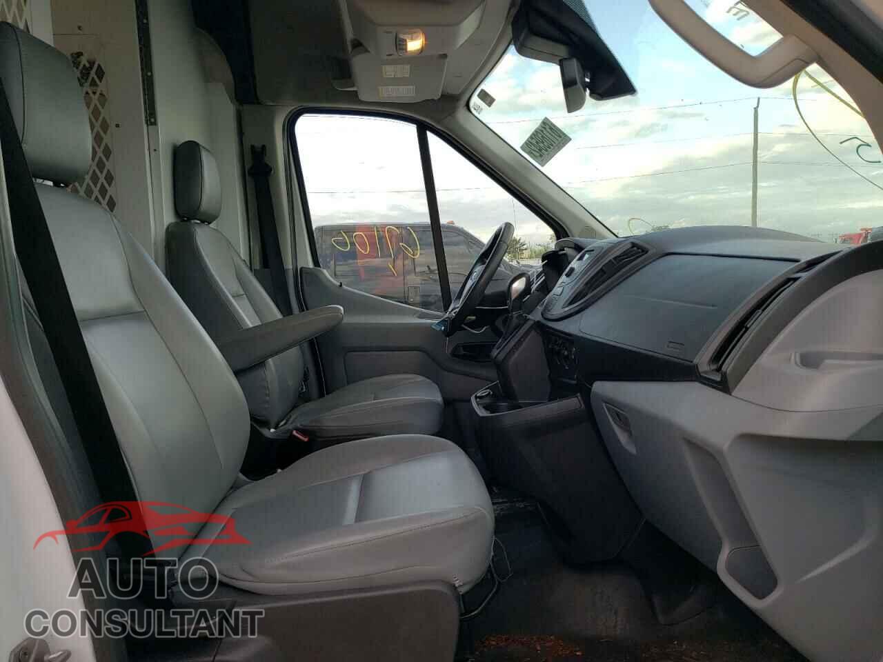 FORD TRANSIT 2018 - 1FTYR2CM2JKA55008