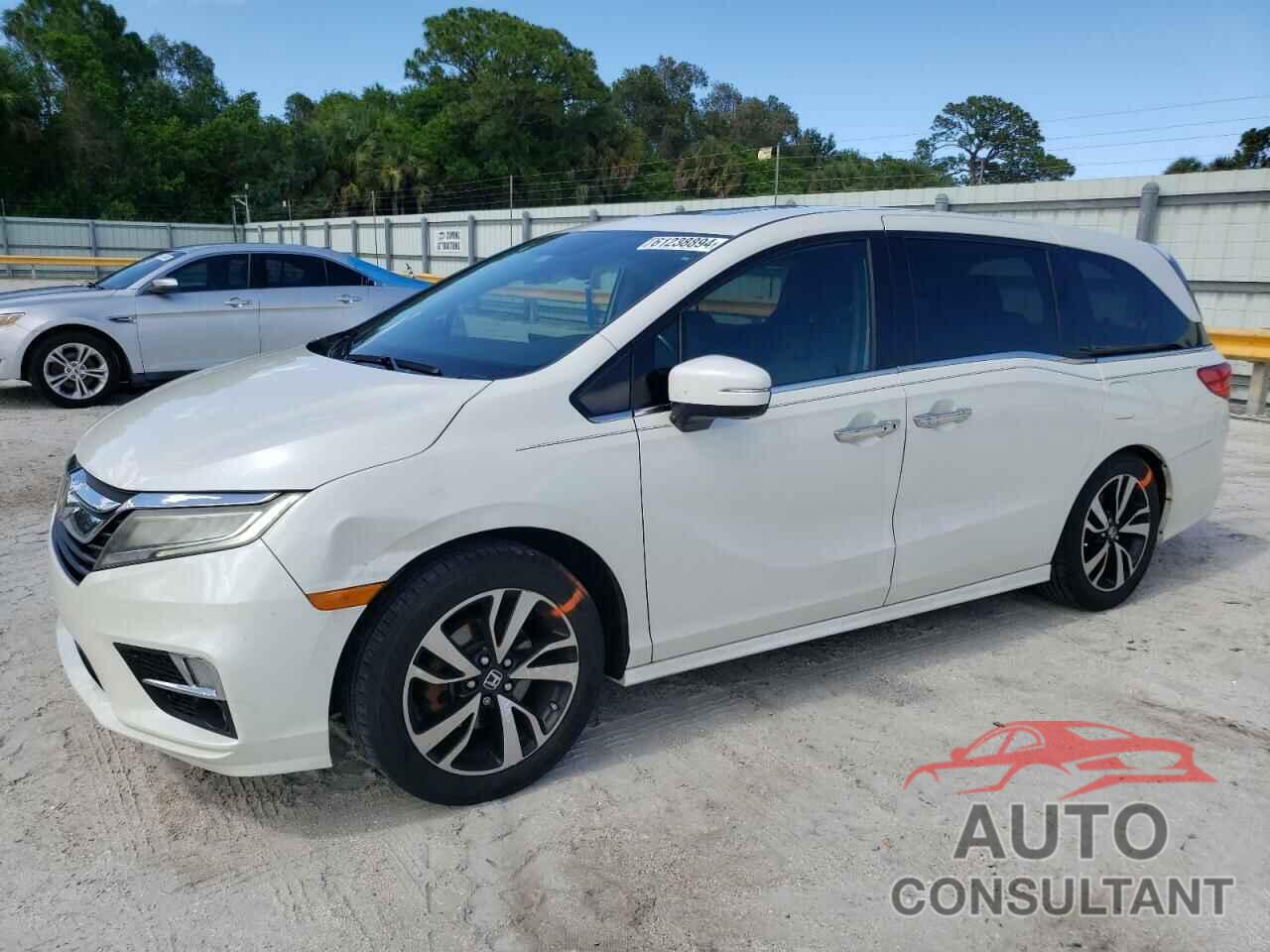 HONDA ODYSSEY 2018 - 5FNRL6H98JB066075