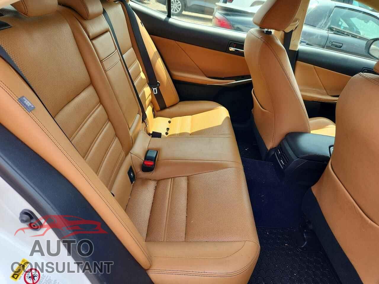 LEXUS IS 2014 - JTHCE1D2XE5000340