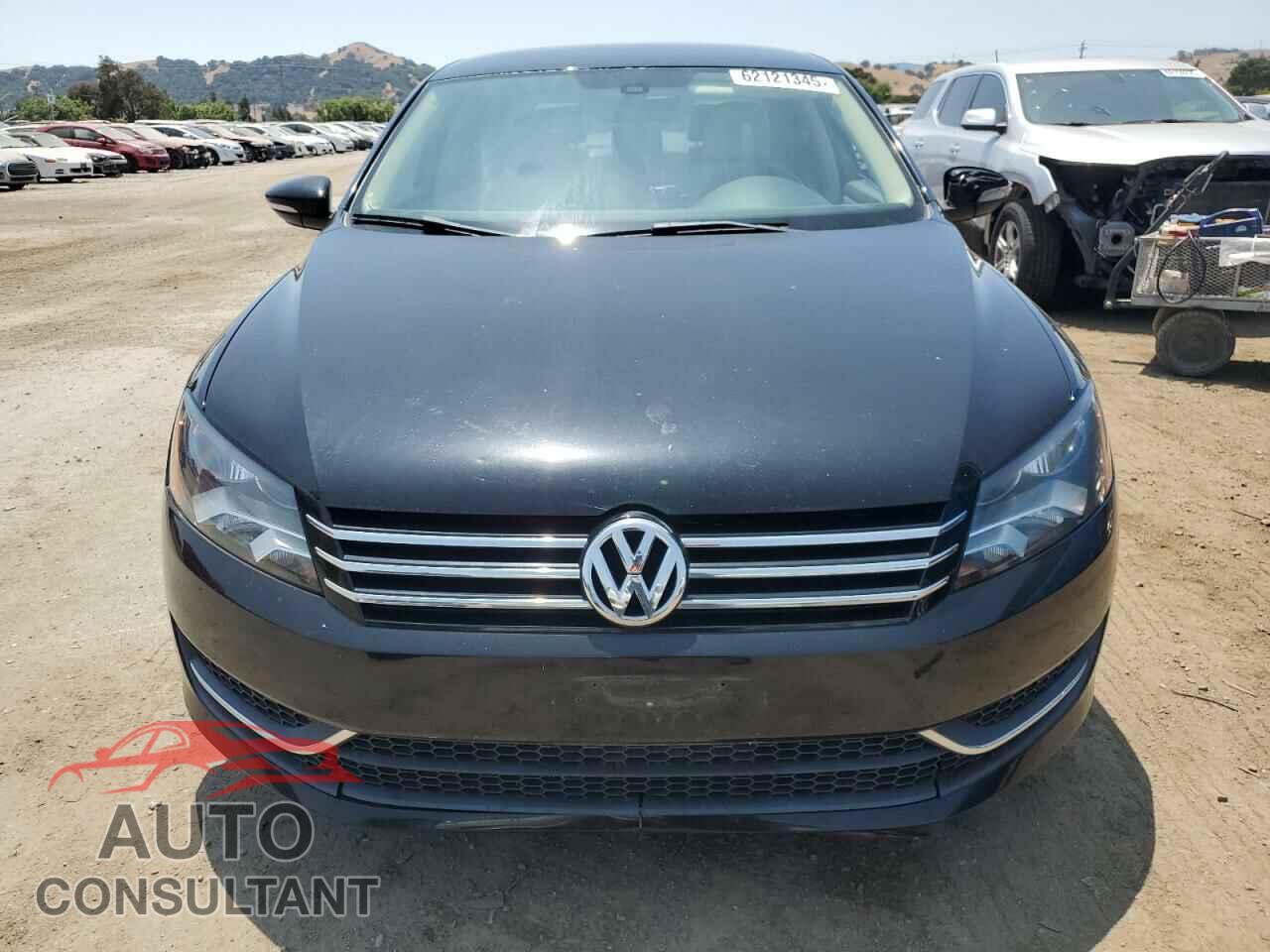 VOLKSWAGEN PASSAT 2012 - 1VWBH7A38CC057078