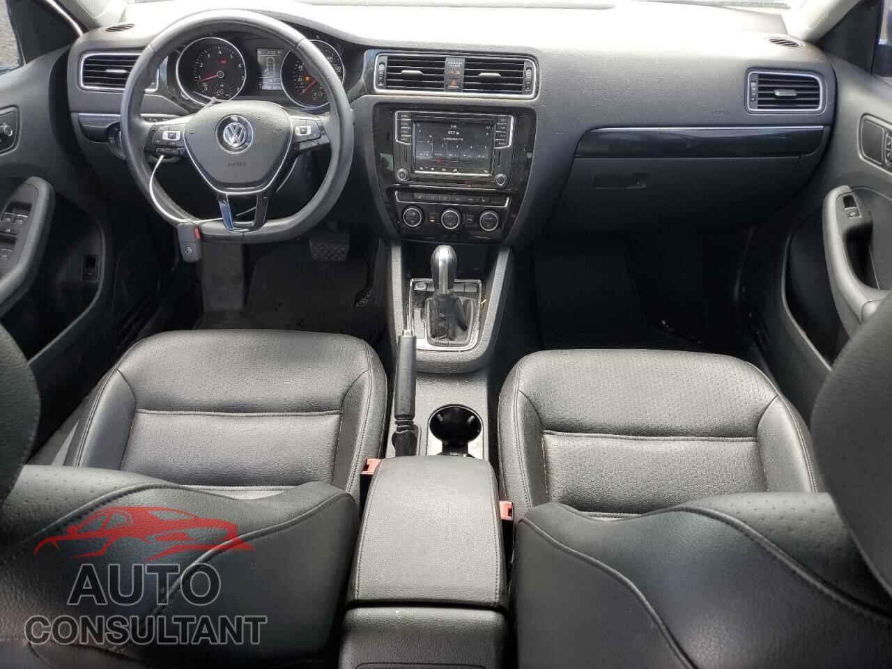 VOLKSWAGEN JETTA 2017 - 3VWL17AJ3HM382010