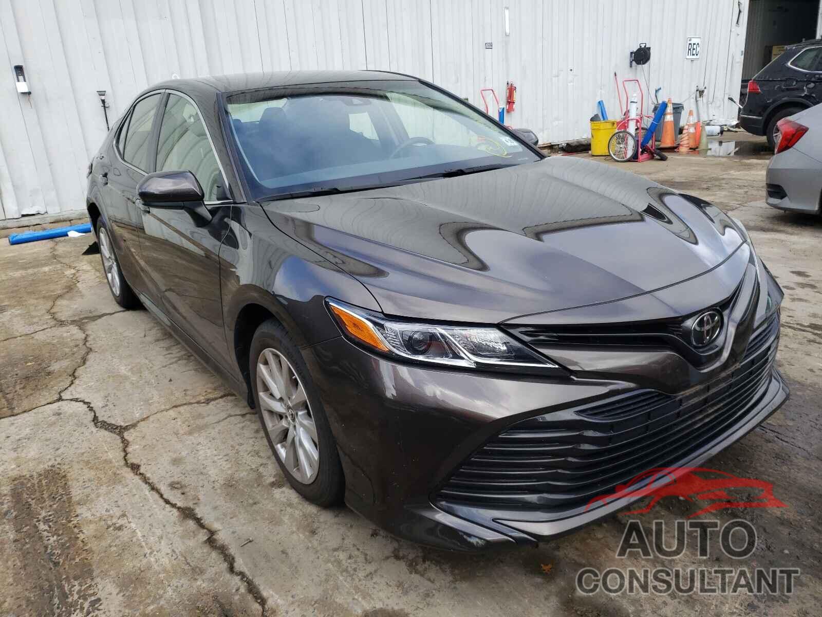 TOYOTA CAMRY 2018 - JTNB11HK6J3043187