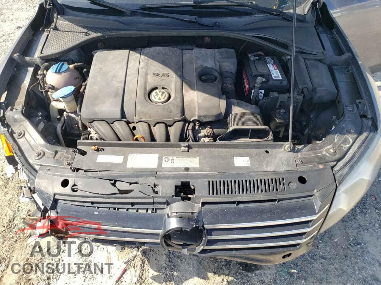 VOLKSWAGEN PASSAT 2013 - 1VWAP7A34DC070832