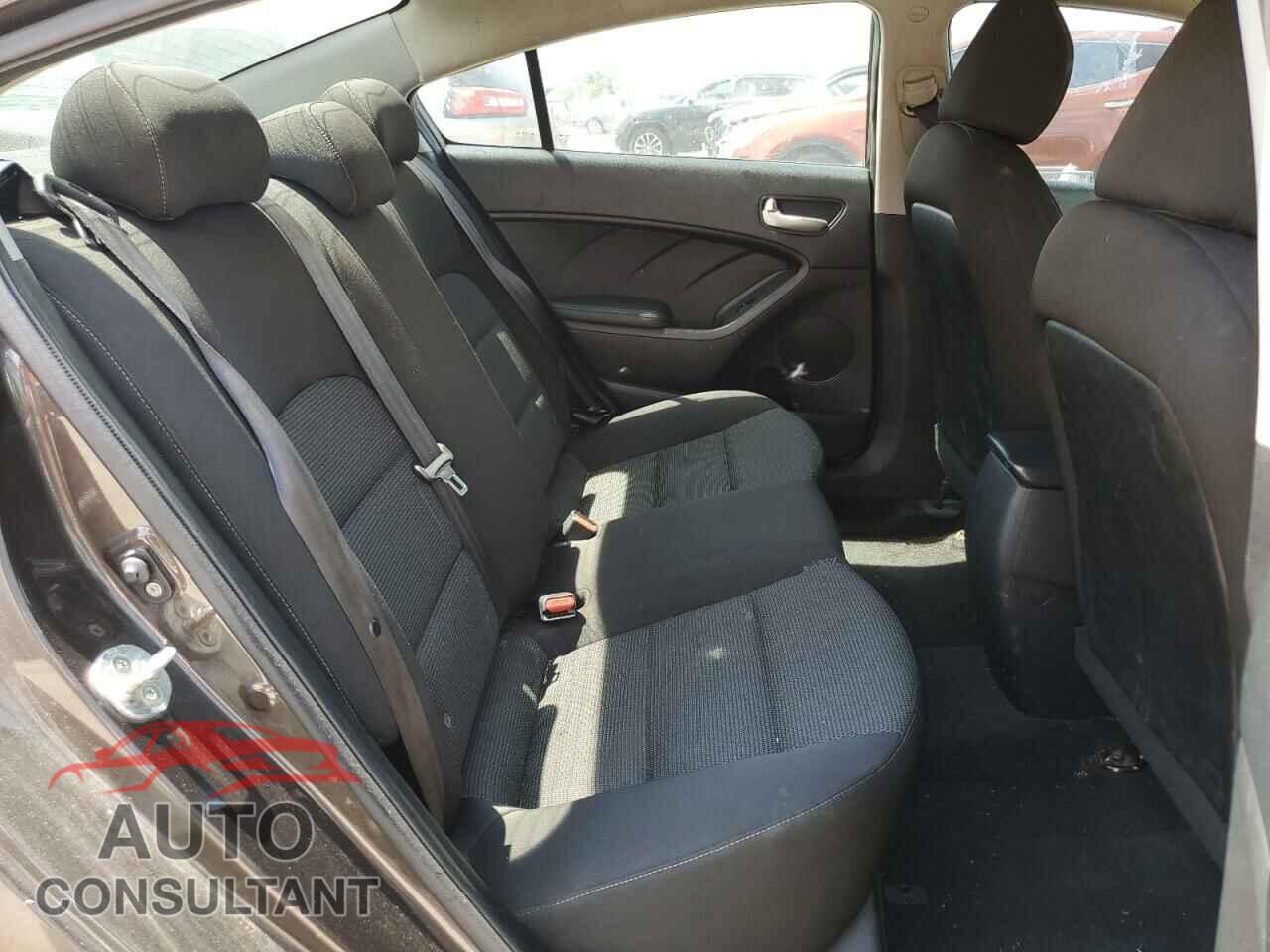 KIA FORTE 2017 - 3KPFK4A74HE041807