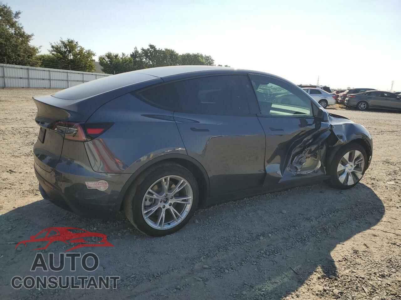 TESLA MODEL Y 2023 - 7SAYGDED0PF977901