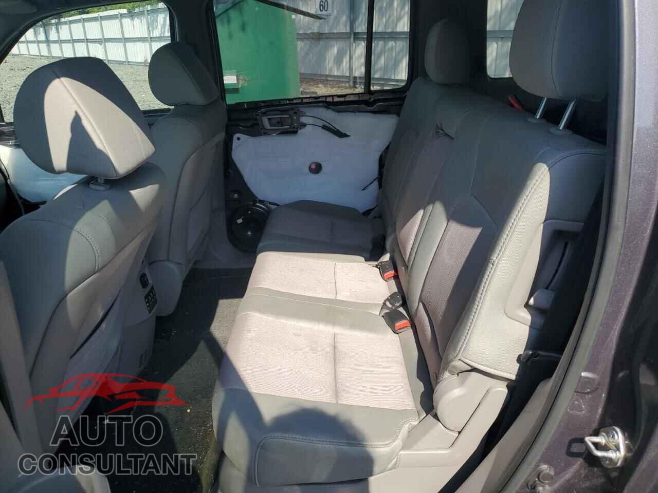 HONDA PILOT 2015 - 5FNYF4H36FB055148