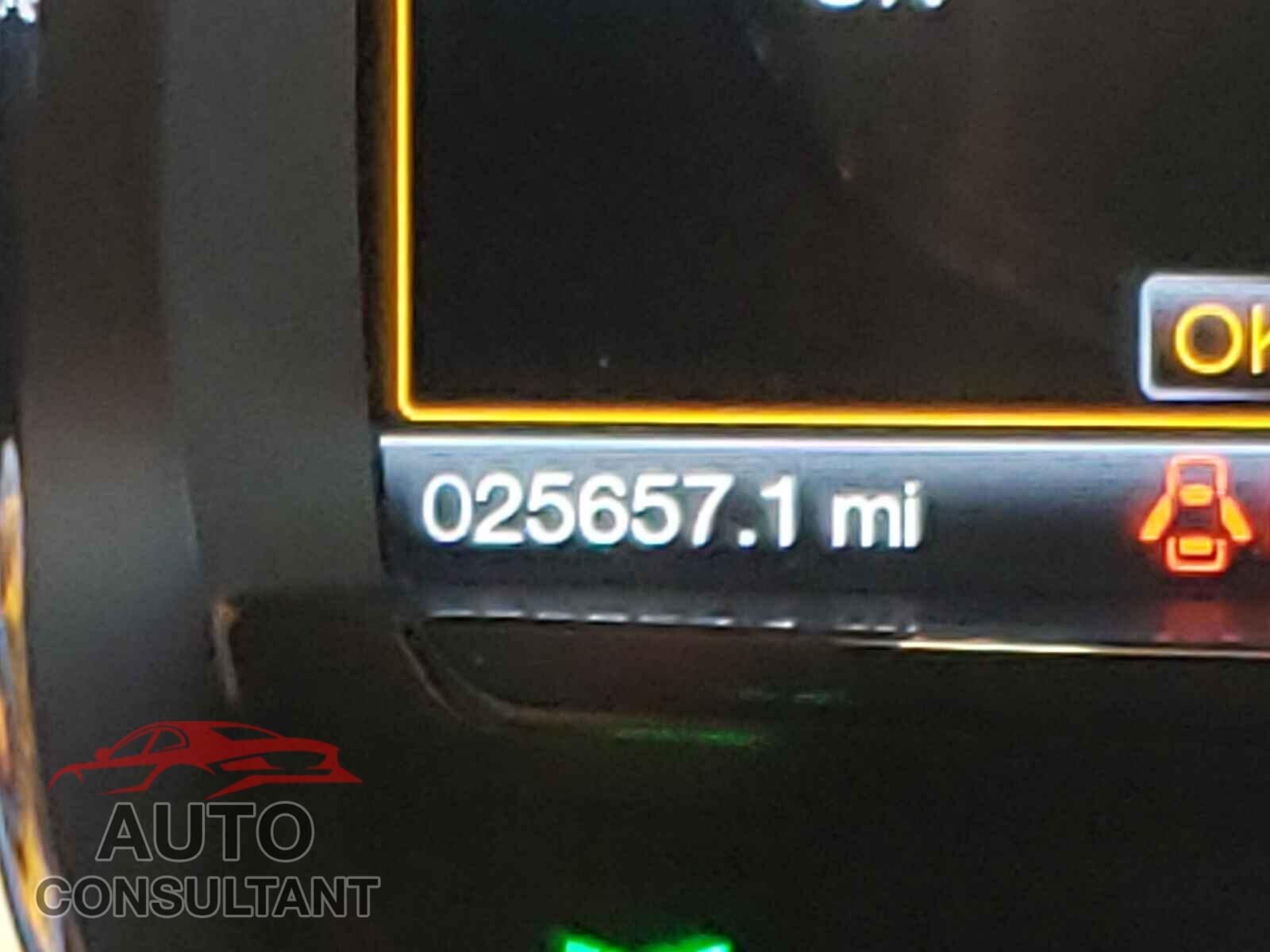 FORD TAURUS 2017 - 1FAHP2J88HG128395