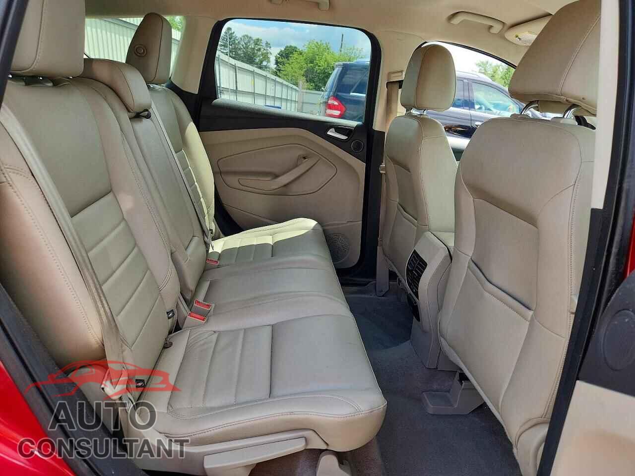 FORD ESCAPE 2016 - 1FMCU9G94GUB29366