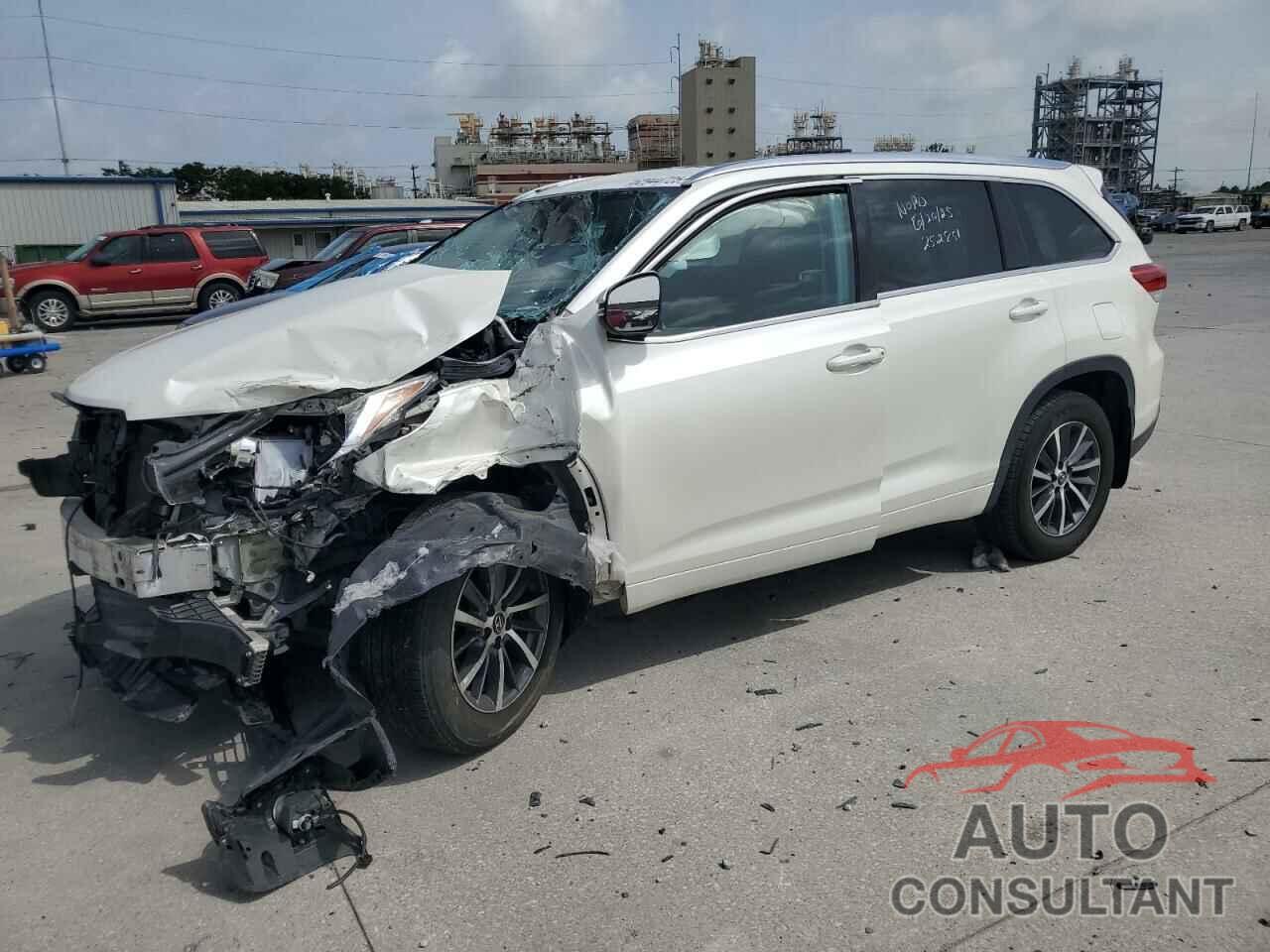 TOYOTA HIGHLANDER 2018 - 5TDKZRFH6JS531704