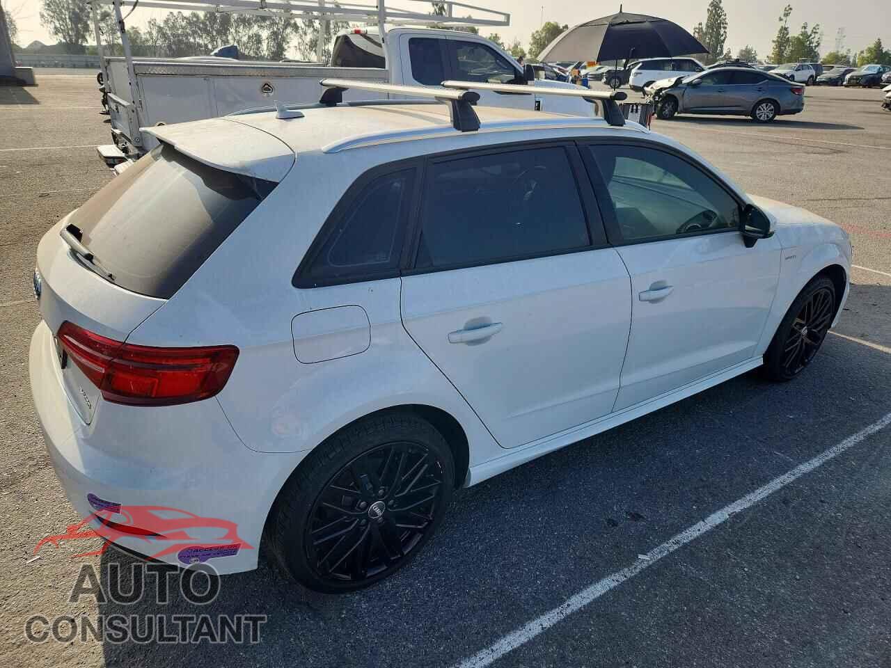 AUDI A3 2018 - WAUUPBFF3JA155011