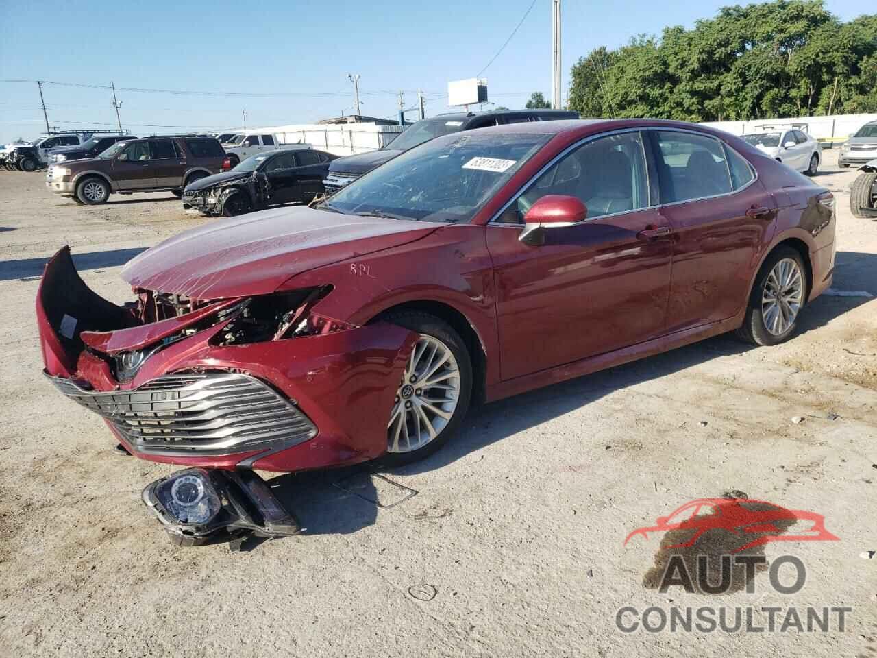 TOYOTA CAMRY 2018 - 4T1B11HK8JU583862