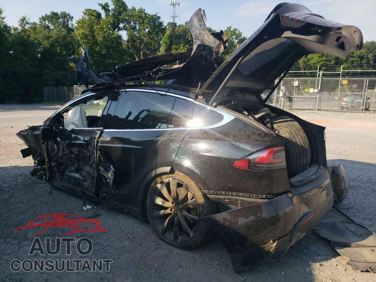 TESLA MODEL X 2017 - 5YJXCDE20HF070215