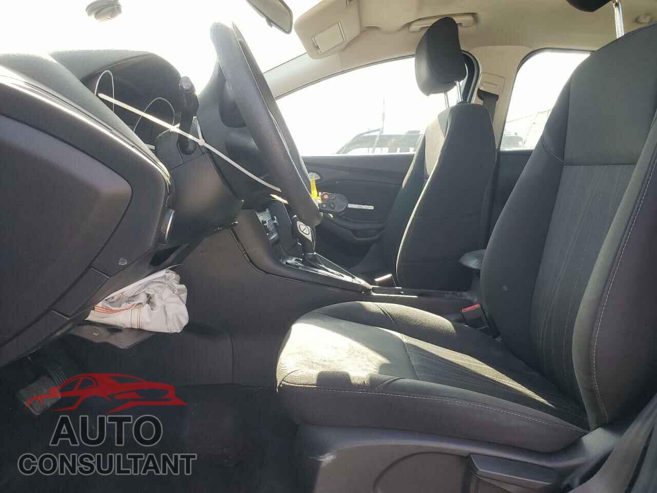 FORD FOCUS 2017 - 1FADP3K29HL208018