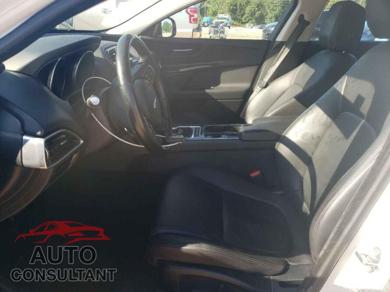 JAGUAR XE 2017 - SAJAJ4BV3HCP10202