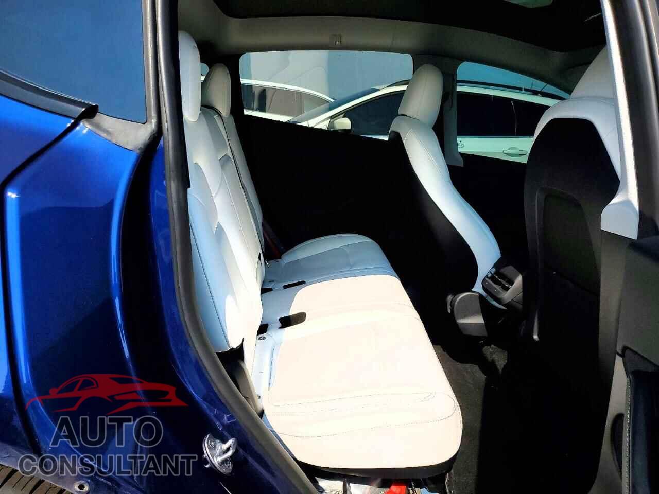 TESLA MODEL Y 2023 - 7SAYGDEF2PF832716