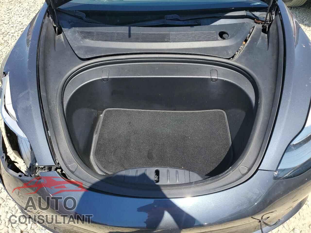 TESLA MODEL 3 2018 - 5YJ3E1EB8JF111848