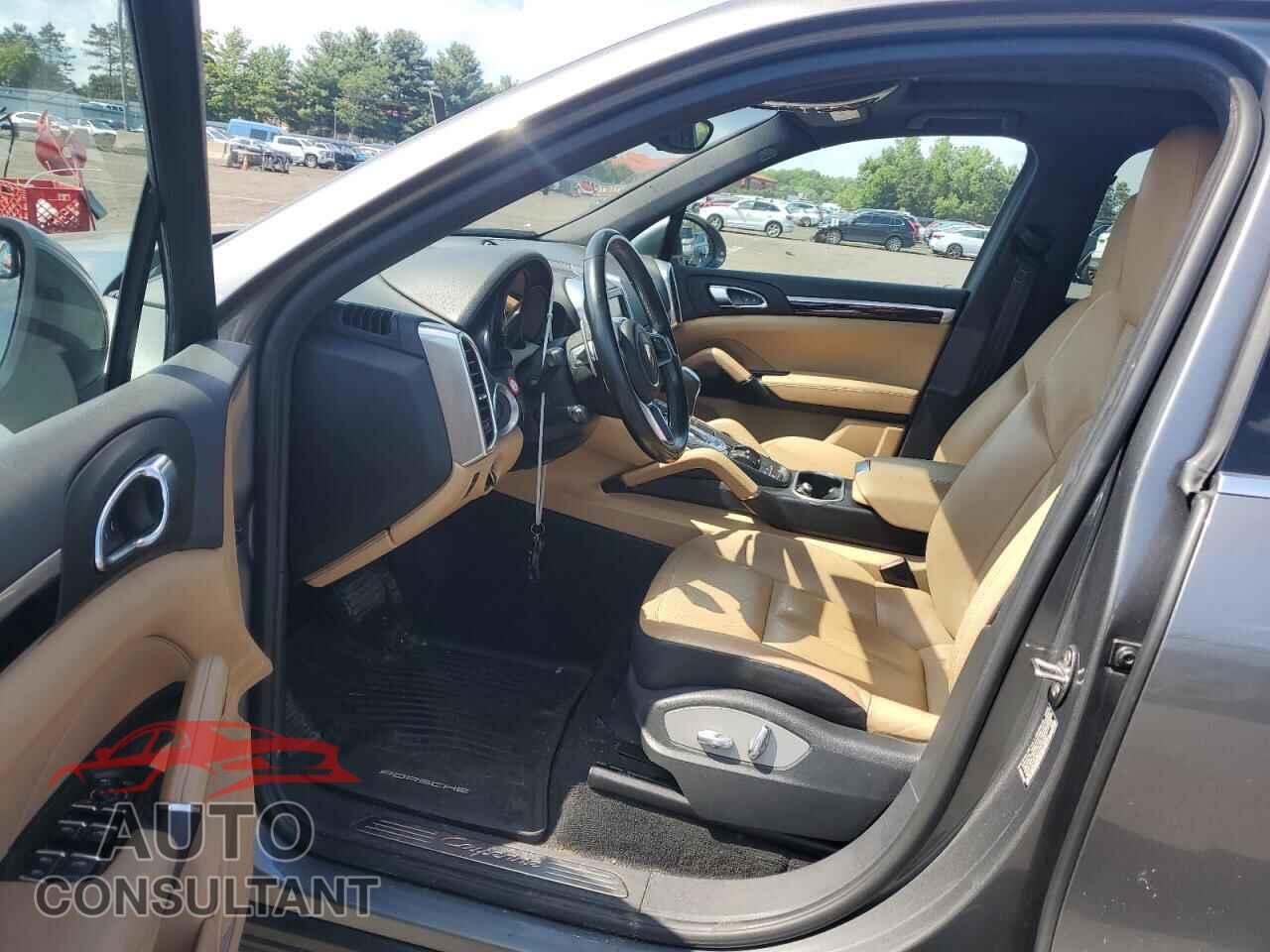 PORSCHE CAYENNE 2016 - WP1AA2A28GKA13220