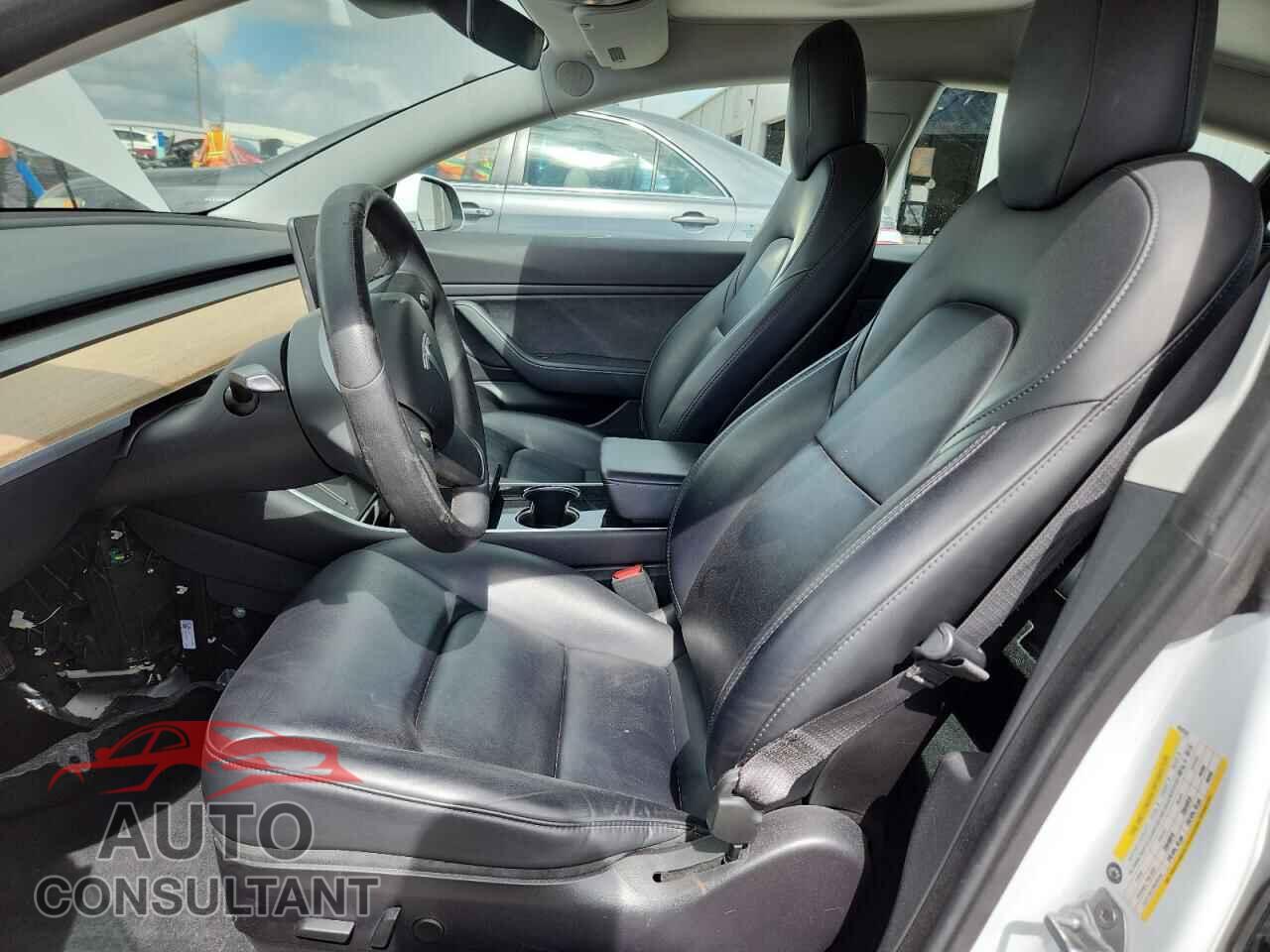 TESLA MODEL 3 2019 - 5YJ3E1EA3KF484319