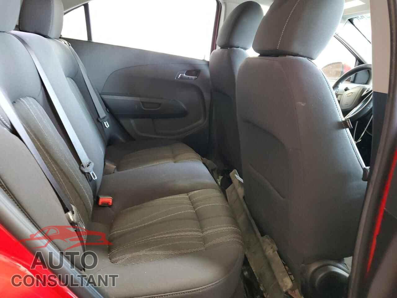 CHEVROLET SONIC 2015 - 1G1JC5SH8F4170399