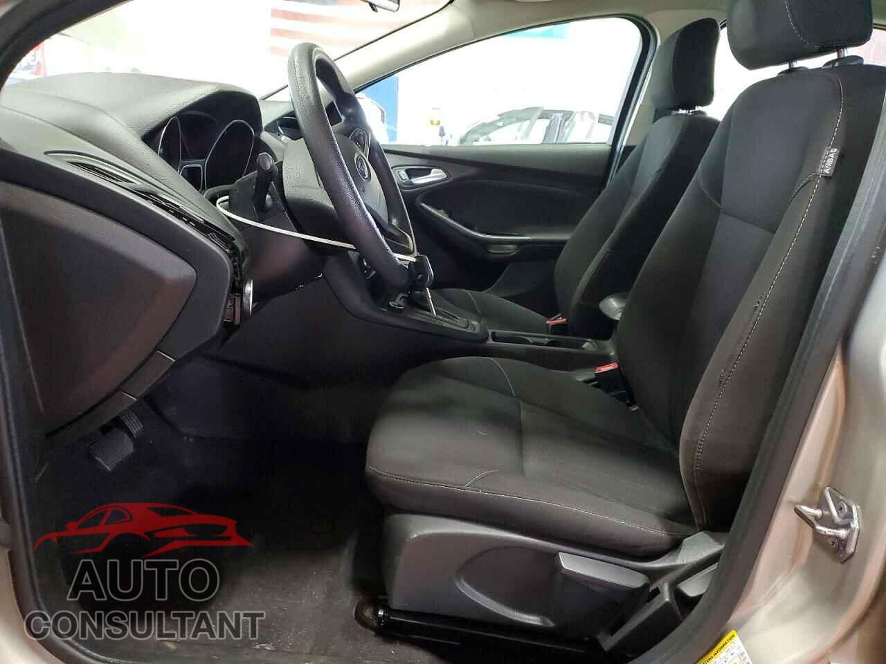 FORD FOCUS 2016 - 1FADP3F28GL365726