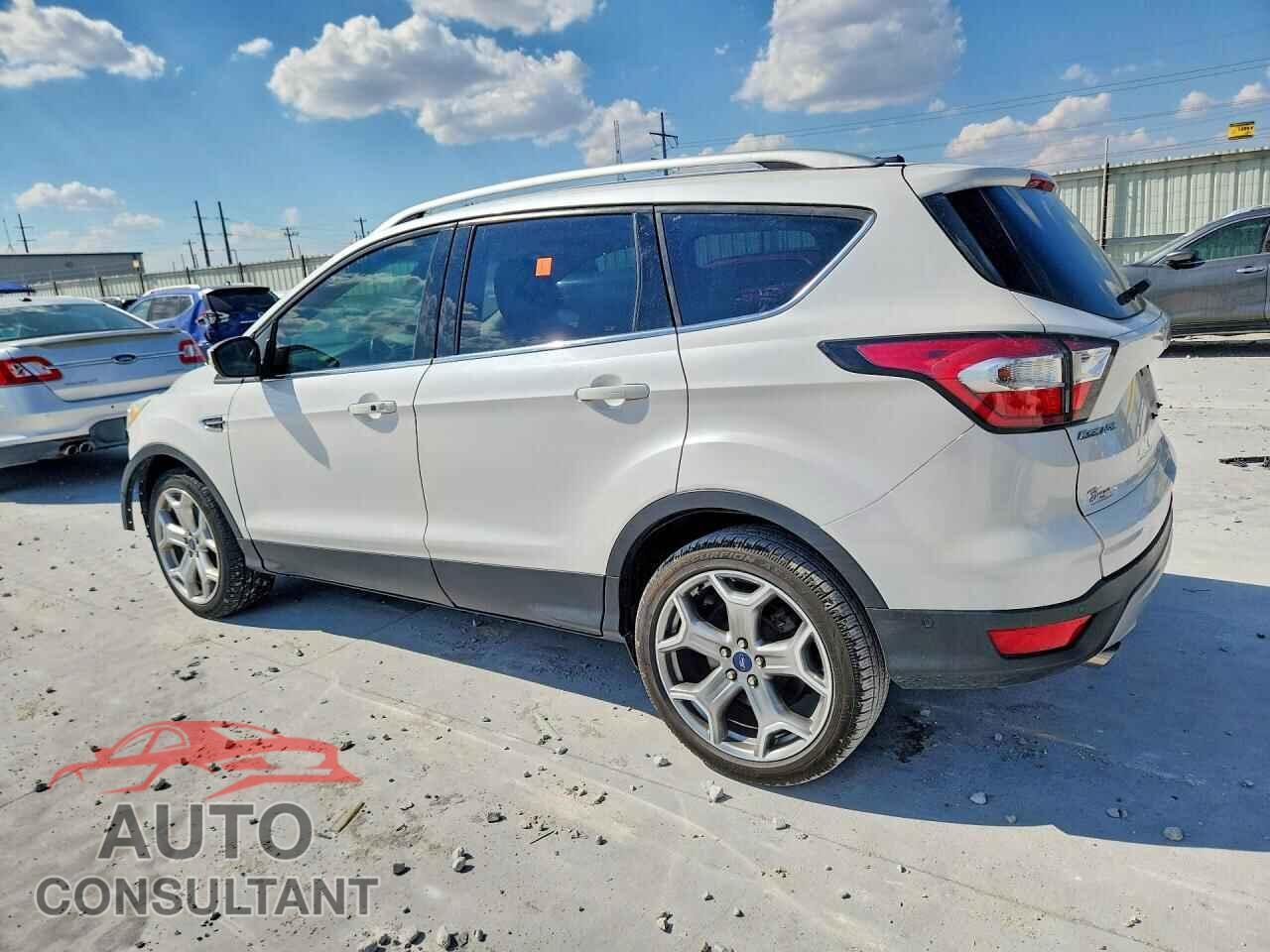 FORD ESCAPE 2017 - 1FMCU0J95HUE15670