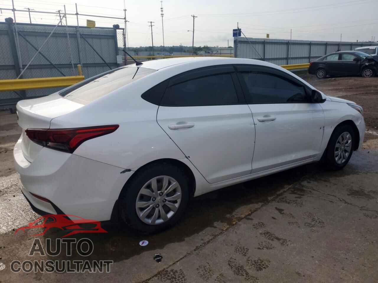 HYUNDAI ACCENT 2019 - 3KPC24A33KE043748