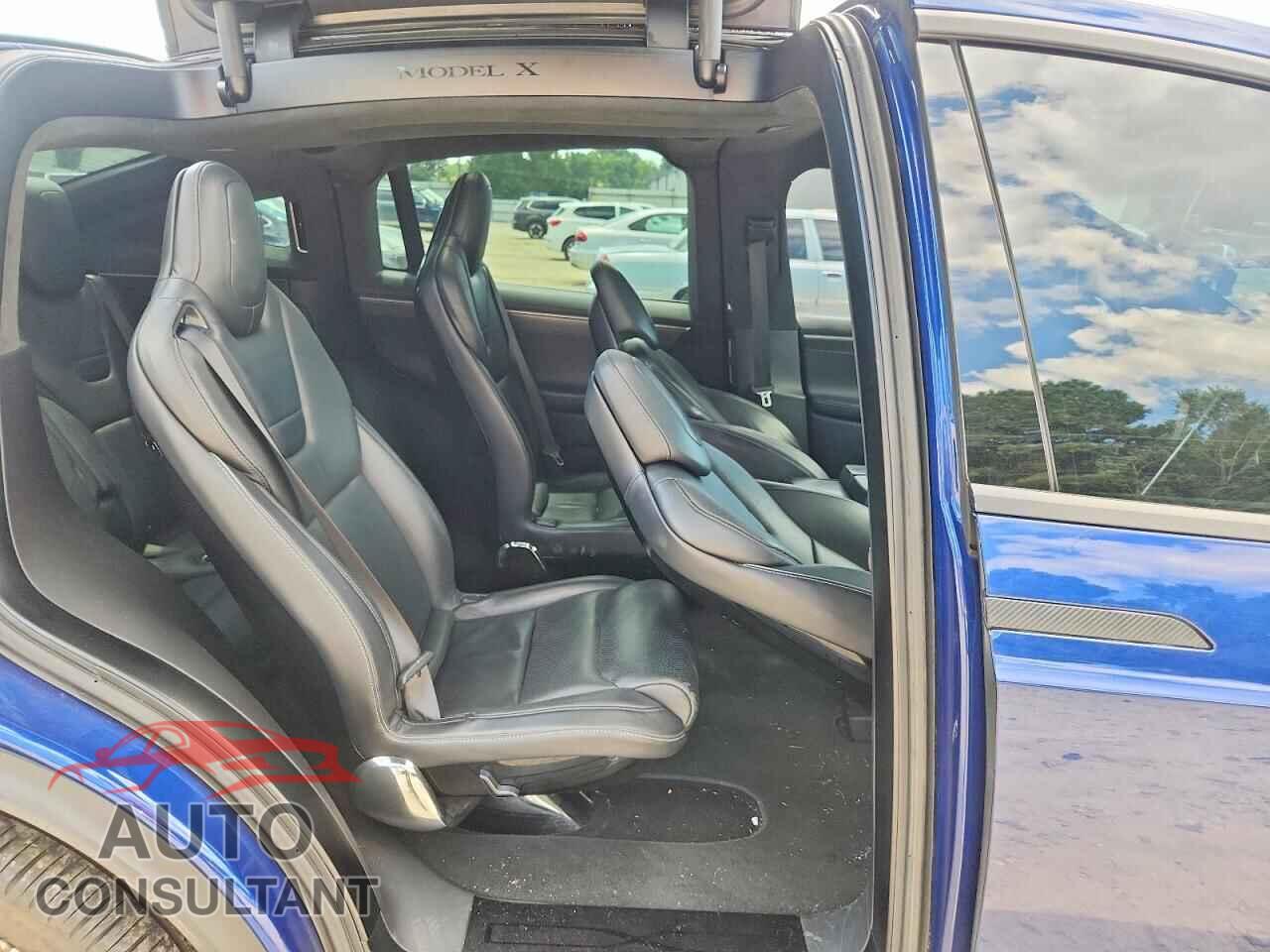 TESLA MODEL X 2016 - 5YJXCBE21GF018143
