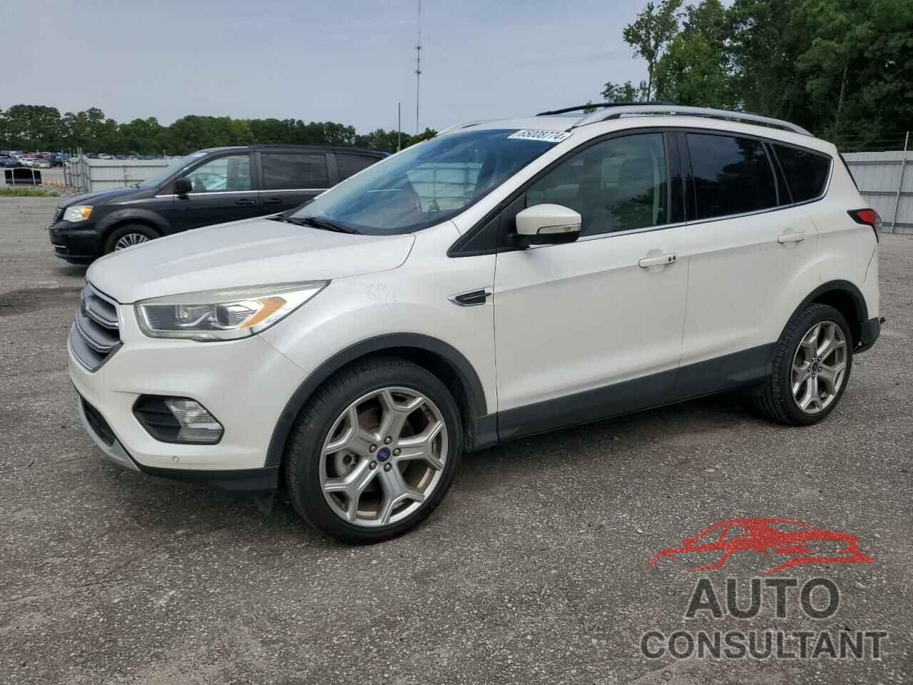 FORD ESCAPE 2017 - 1FMCU0J9XHUE63987