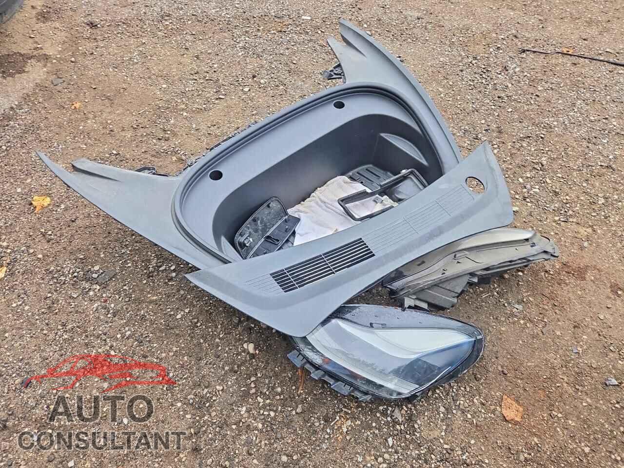 TESLA MODEL 3 2022 - 5YJ3E1EA6NF241866