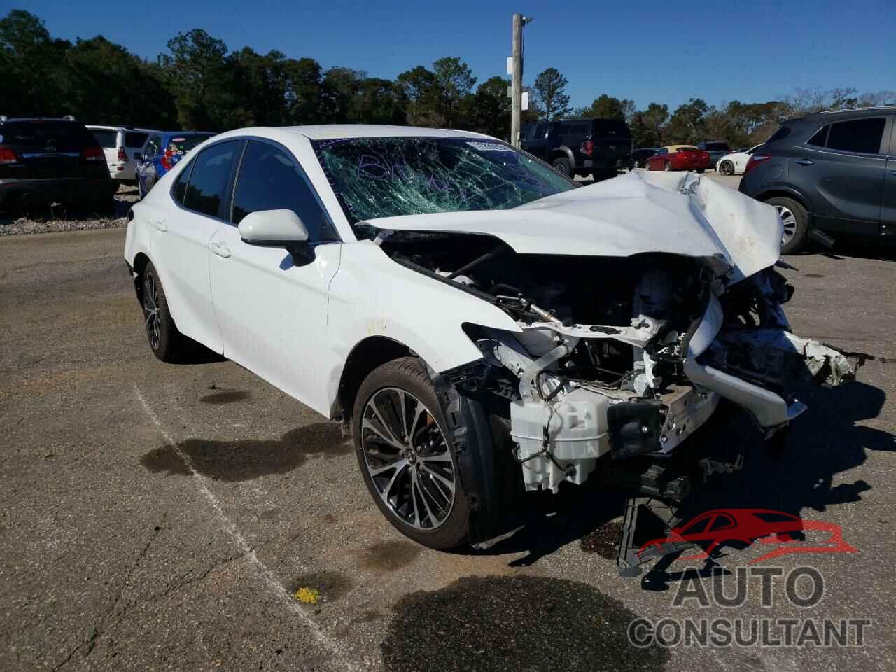 TOYOTA CAMRY 2018 - 4T1B11HK4JU053260