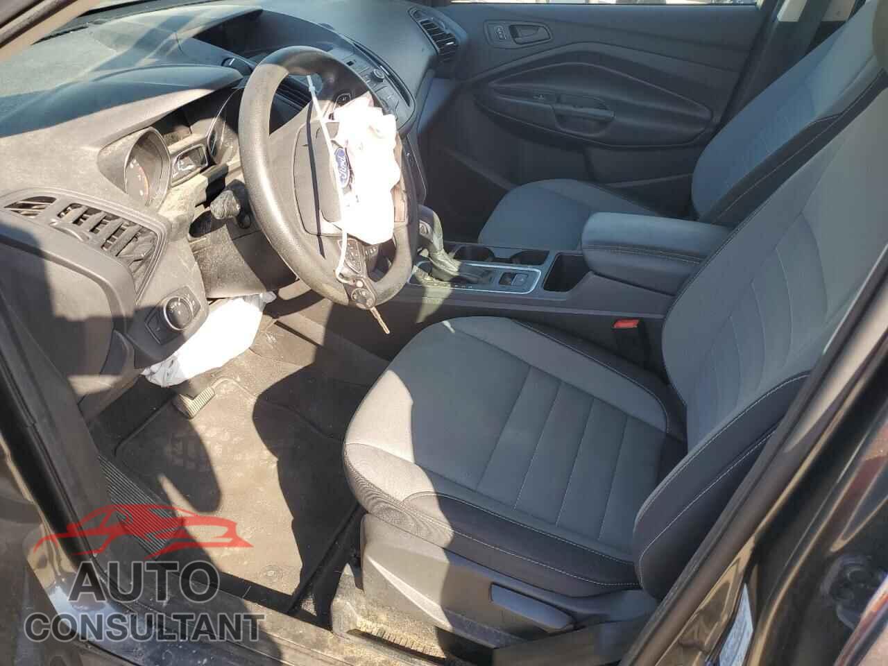 FORD ESCAPE 2017 - 1FMCU0F76HUC66399