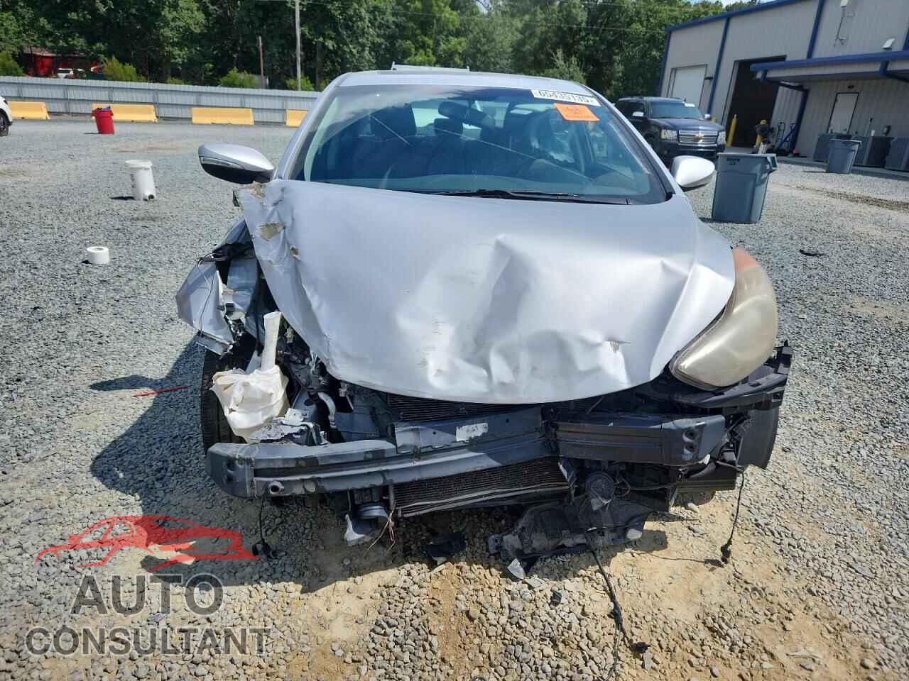 HYUNDAI ELANTRA 2013 - KMHDH4AE2DU850475