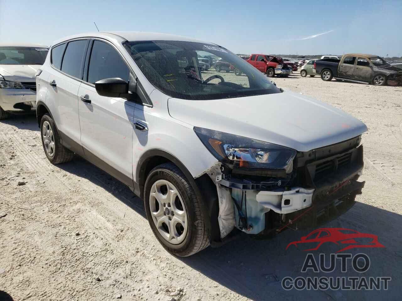 FORD ESCAPE 2018 - 1FMCU0F78JUB11617