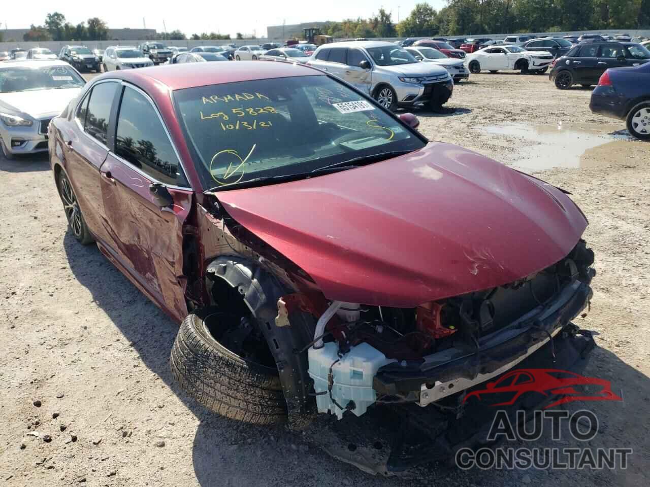 TOYOTA CAMRY 2018 - 4T1B11HK0JU588005
