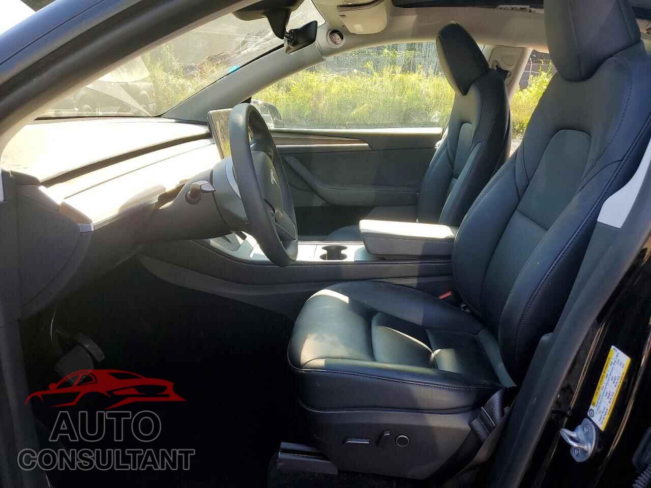 TESLA MODEL Y 2025 - 7SAYGDED5SF249175