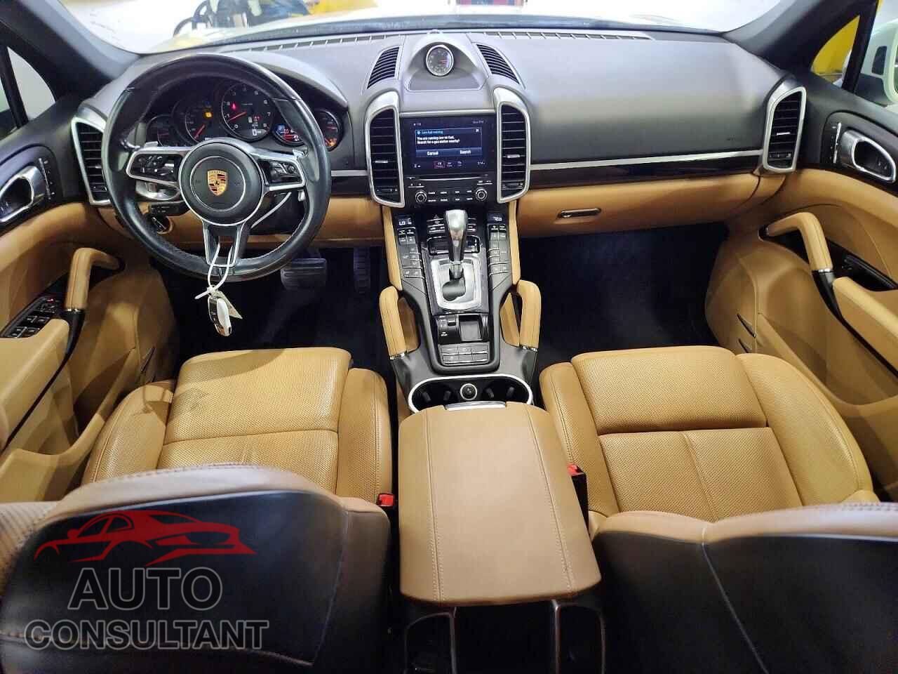 PORSCHE CAYENNE 2018 - WP1AA2A28JKA06145