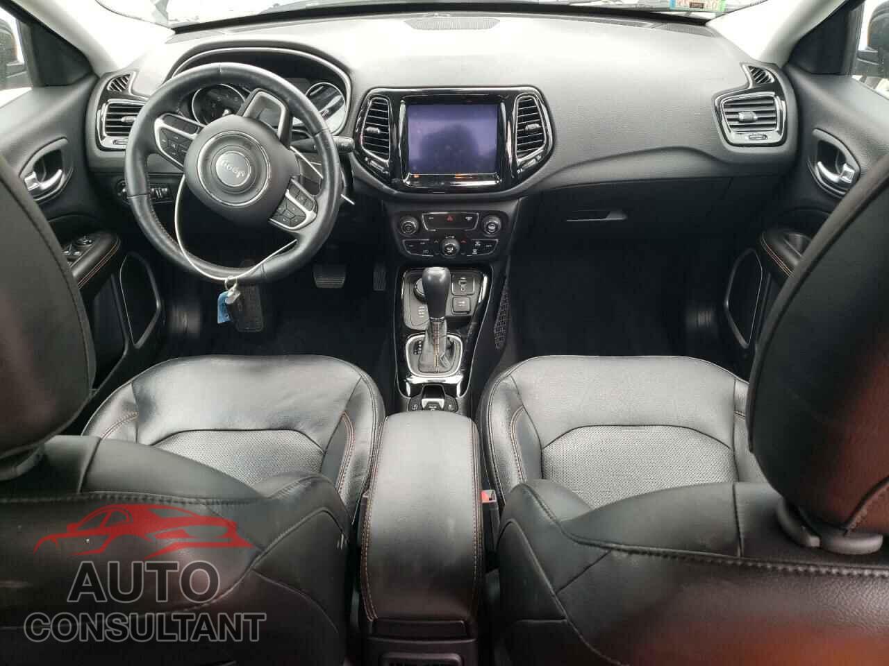 JEEP COMPASS 2018 - 3C4NJDCB0JT402502