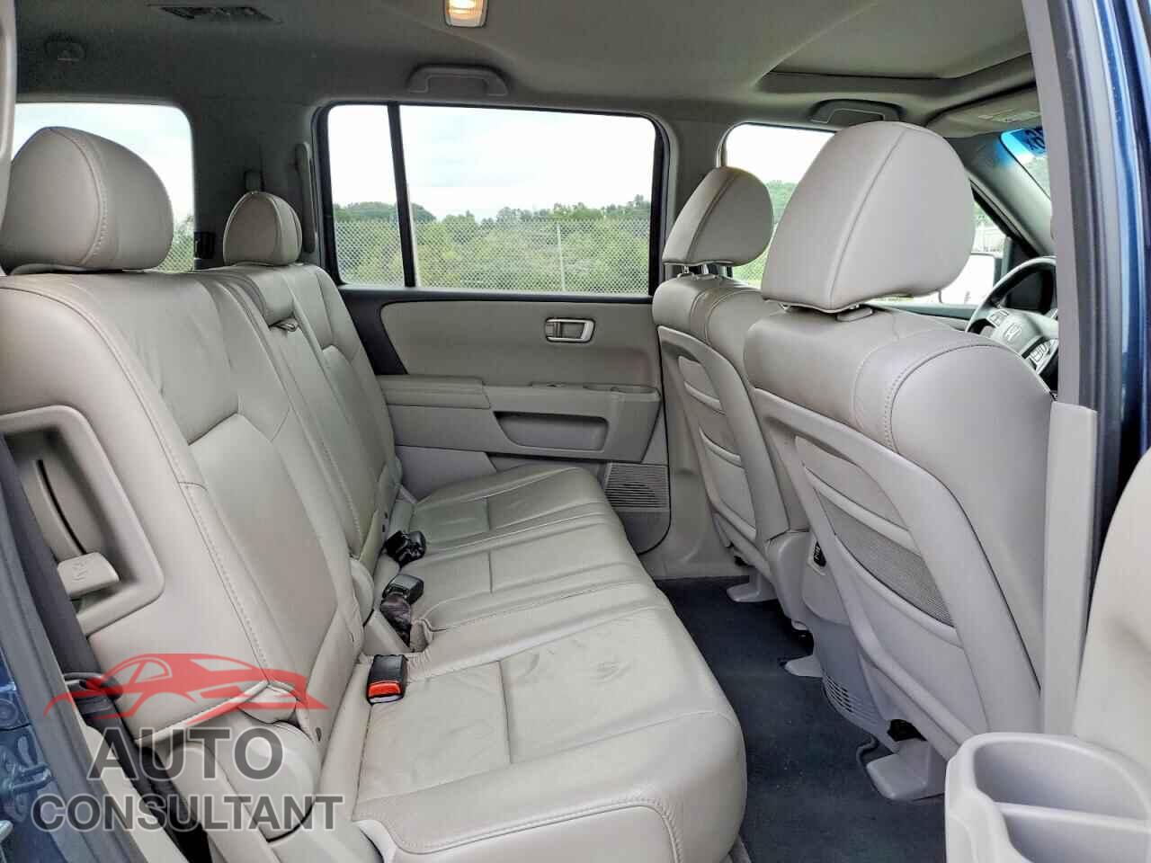 HONDA PILOT 2011 - 5FNYF4H56BB020850