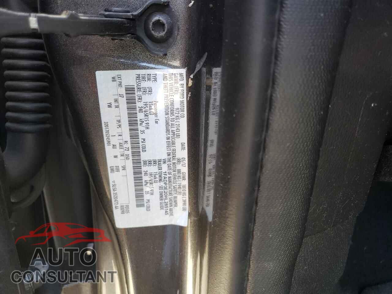FORD FOCUS 2017 - 1FADP3E20HL285145