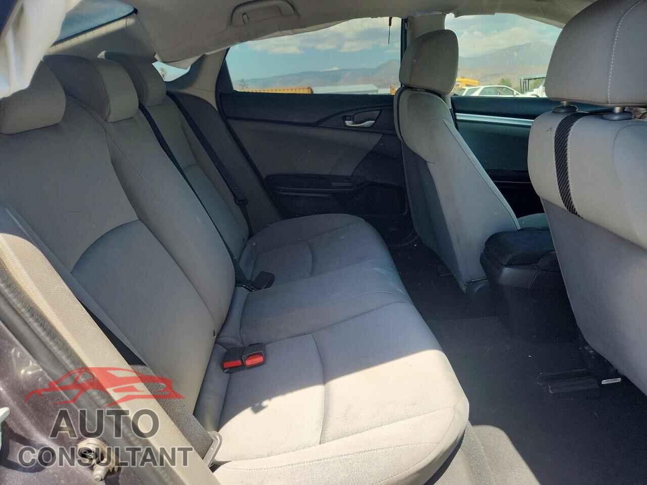 HONDA CIVIC 2018 - 2HGFC2F58JH524463