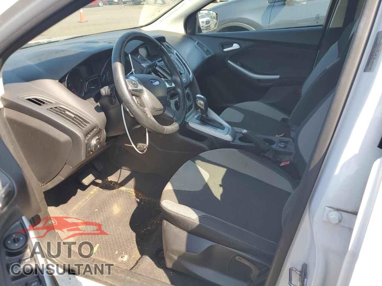 FORD FOCUS 2012 - 1FAHP3F23CL462652