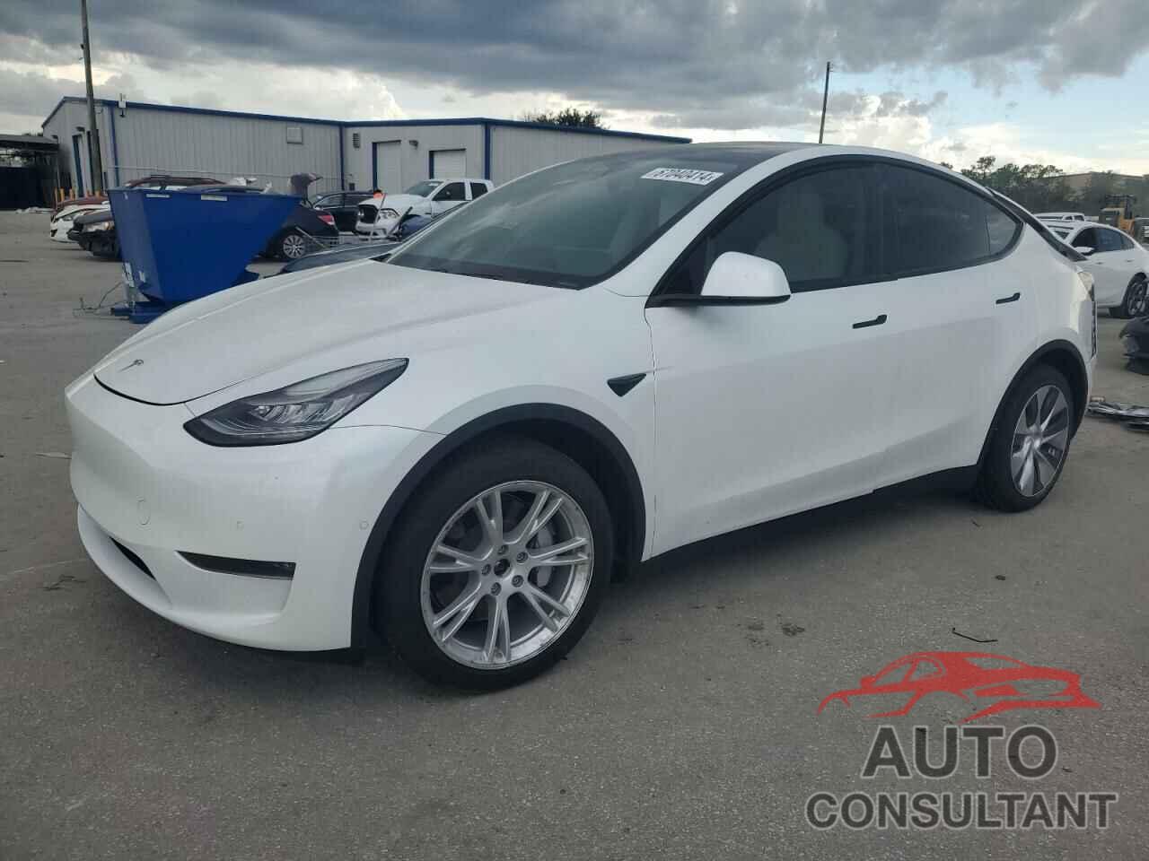 TESLA MODEL Y 2020 - 5YJYGDEE5LF027534