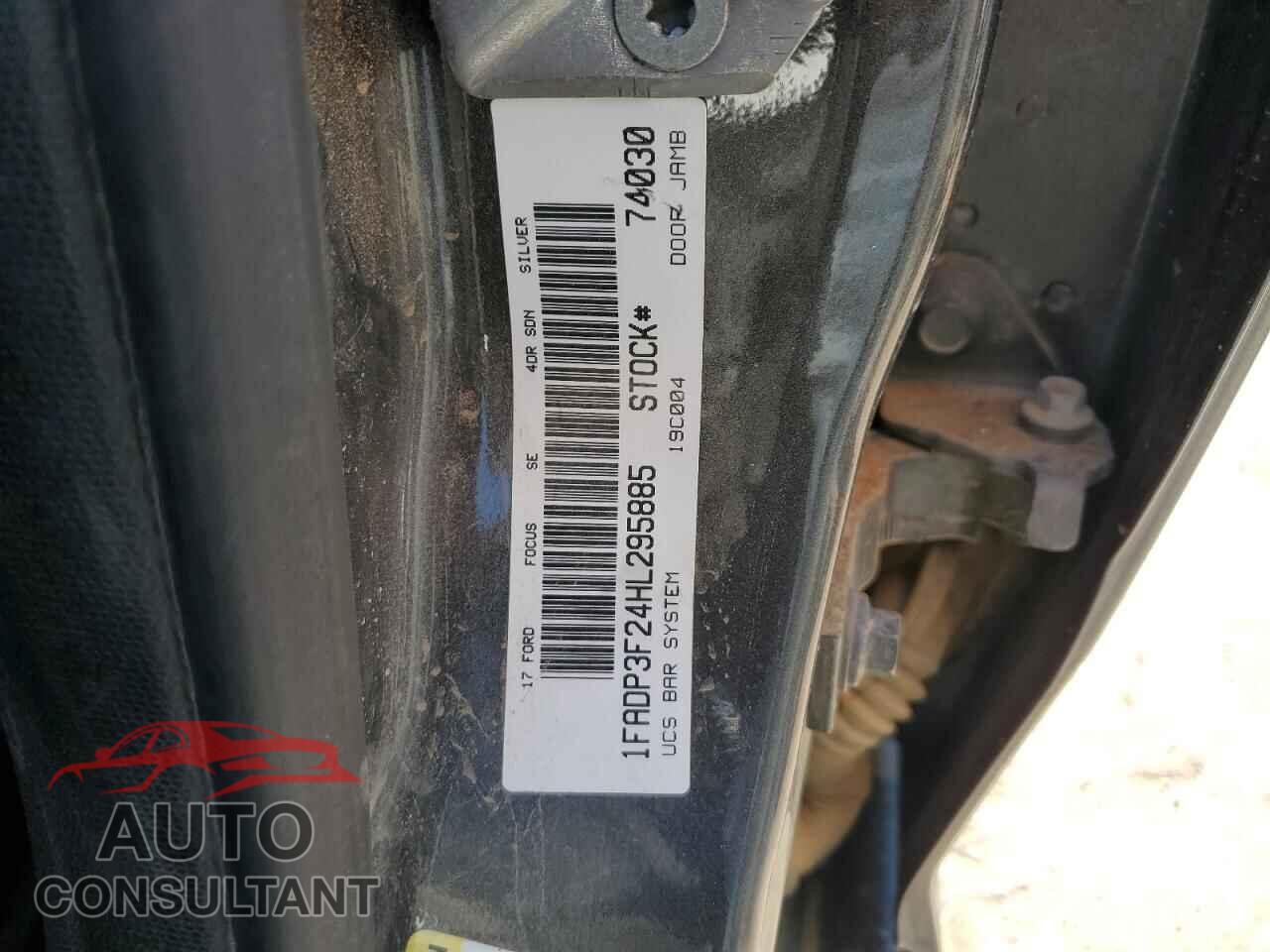 FORD FOCUS 2017 - 1FADP3F24HL295885