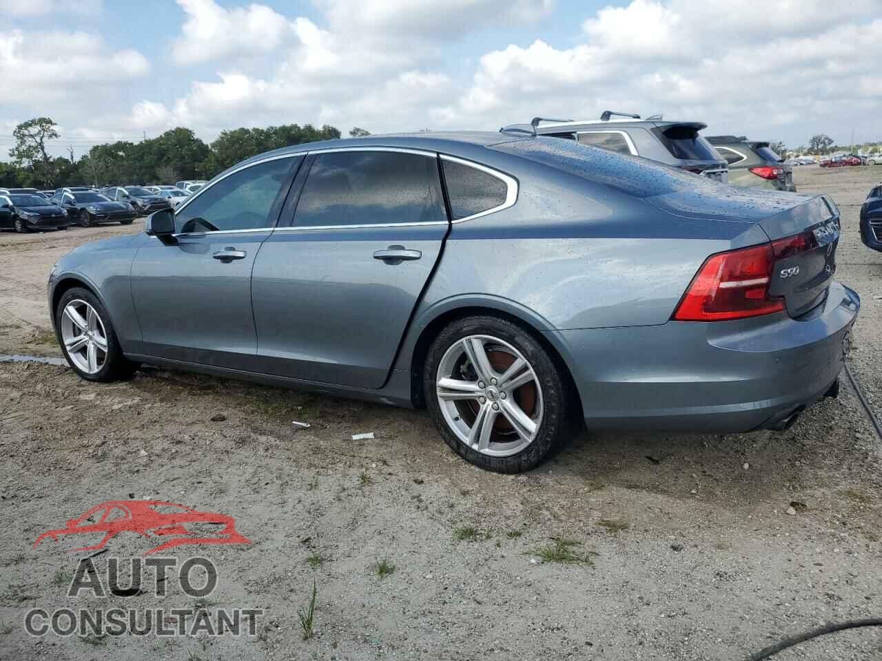 VOLVO S90 2018 - LVY982MK2JP040136